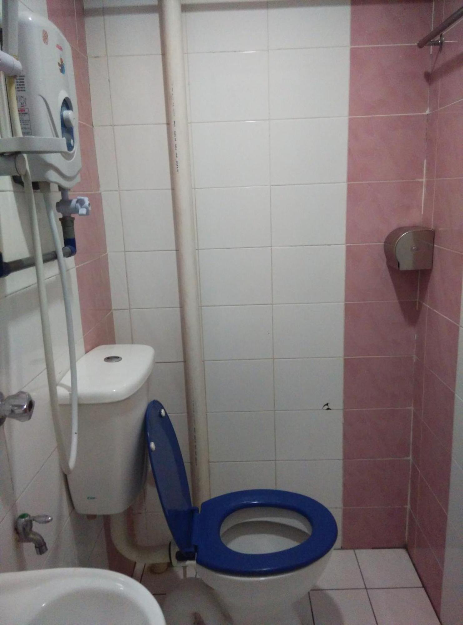 Hotel Traveller Кота-Кинабалу Номер фото