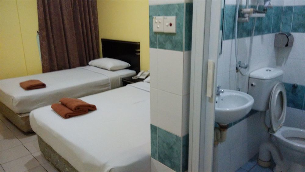 Hotel Traveller Кота-Кинабалу Экстерьер фото